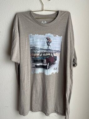 Men's Taupe Graphic T-Shirt with Vintage Truck Print
